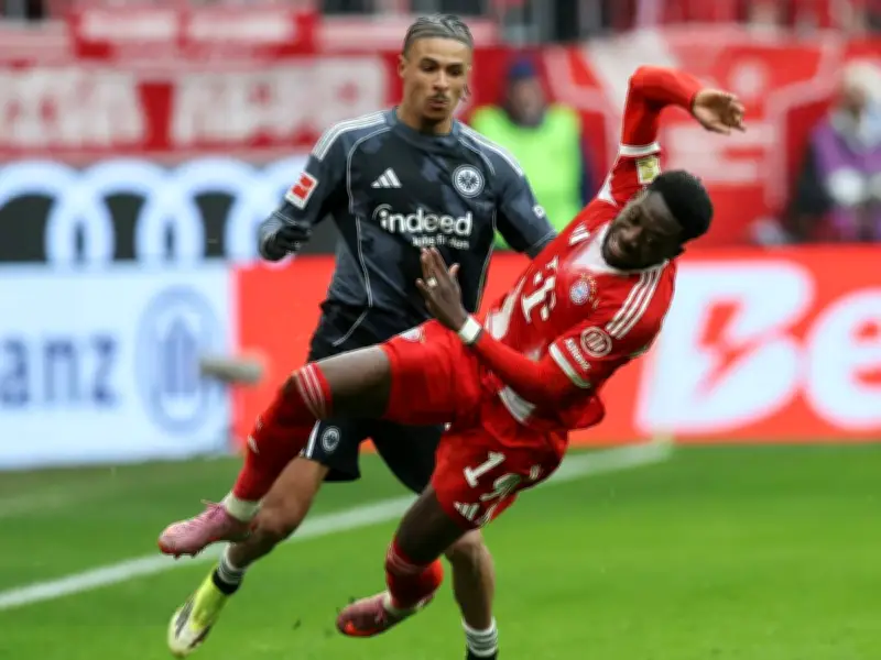 FC Bayern München: Sorgen um Alphonso Davies nach erneuter Verletzung