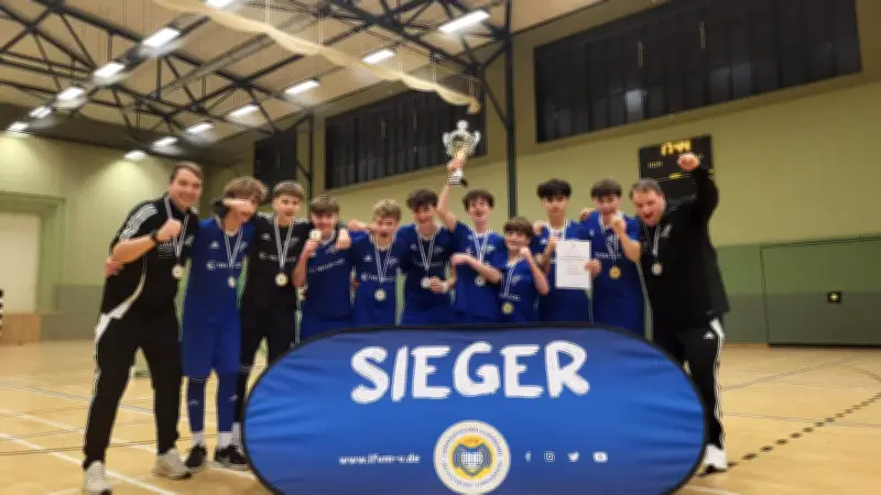 FC Neubrandenburgs Junioren triumphieren bei Hallenlandesmeisterschaften