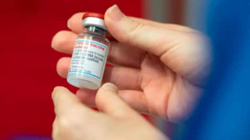 FDA lehnt Modernas Grippe-Impfstoff ab: Aktie stürzt nach Rückschlag um zehn Prozent