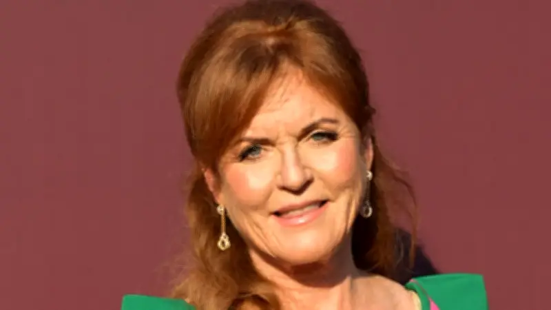 Fergie vermittelte Patentochter an Epstein – trotz Vorstrafenregister