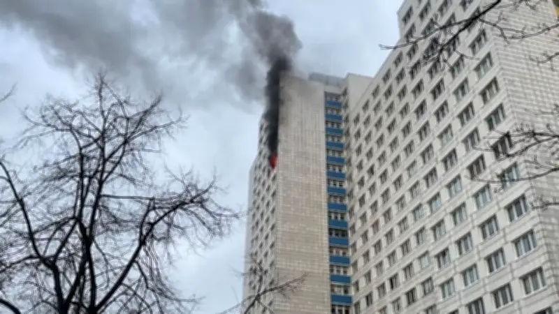 Festnahme nach Hochhausbrand in Berlin-Lichtenberg: Paar mit schweren Verletzungen in Gewahrsam