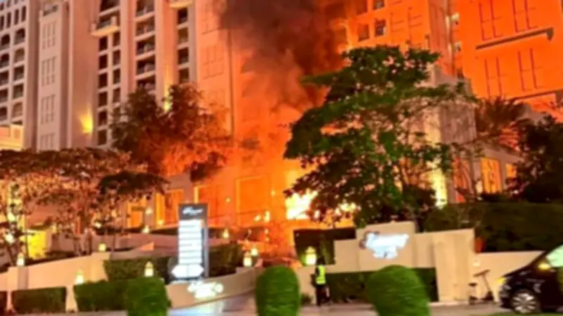 Feuer im Fairmont Hotel Dubai: Möglicherweise durch iranische Drohnen-Trümmer verursacht