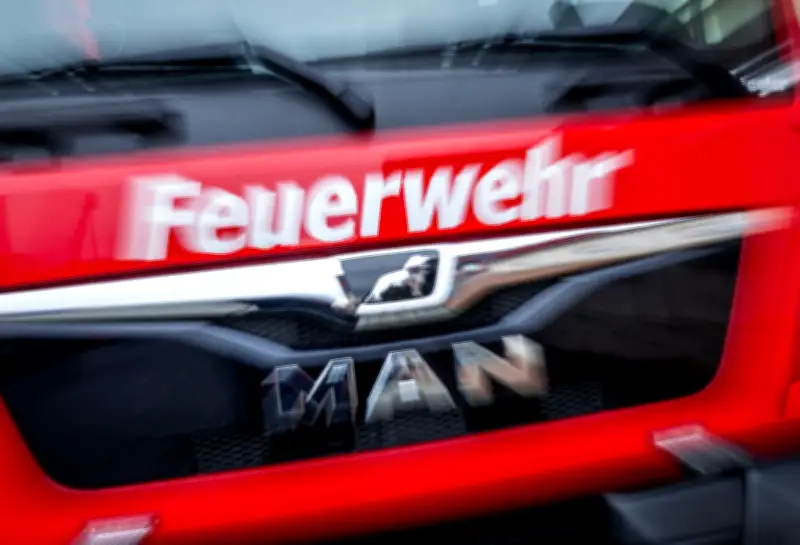 Feuerwehr im Dauereinsatz: Tauwasser und gefrorene Böden verursachen schwere Überschwemmungen in Mecklenburg-Vorpommern