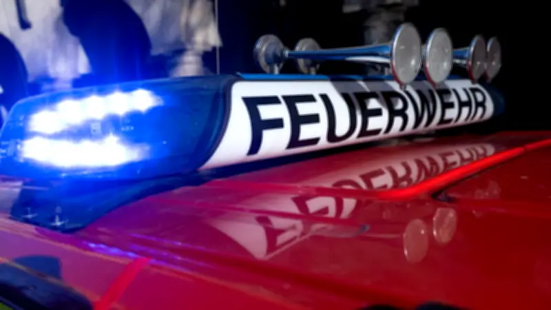 Feuerwehr rettet Teenager von treibender Eisscholle auf der Ostsee