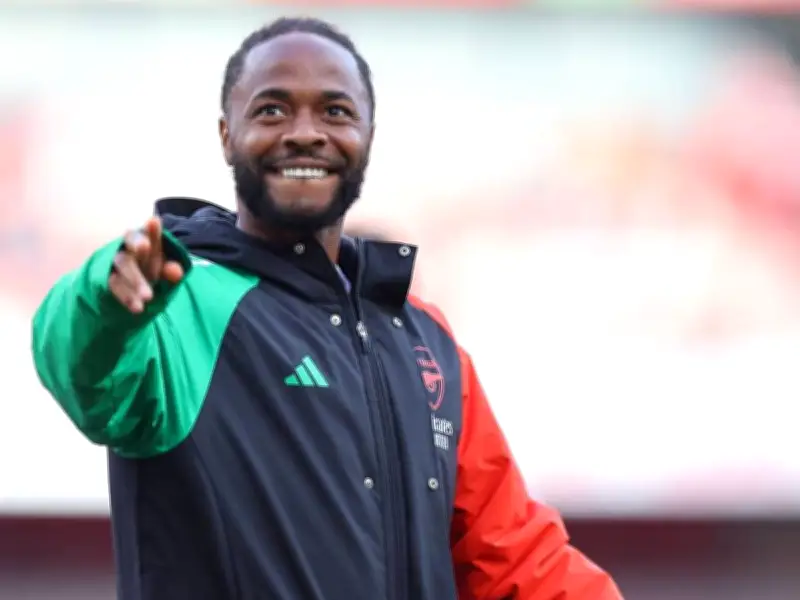 Feyenoord Rotterdam zieht wegen Sterling nach Belgien um - Kurioser Klub-Umzug