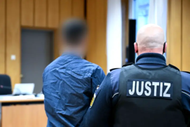 Führerschein-Betrug vor Gericht: Mann soll als Prüfungs-Double 12.000 Euro kassiert haben