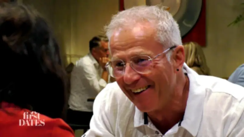 First Dates: Kinderloser Christian genießt das Leben - Sabine mit drei erwachsenen Kindern