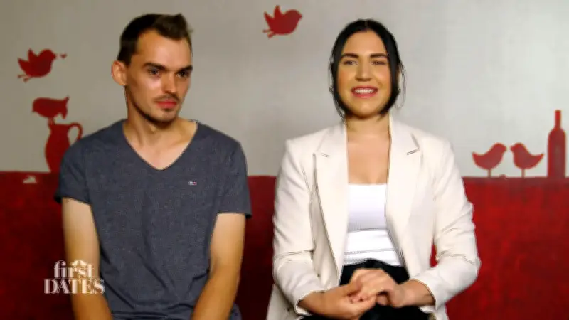 First Dates: Kippen Miriams Zweifel die Chemie mit dem entspannten Dennis?