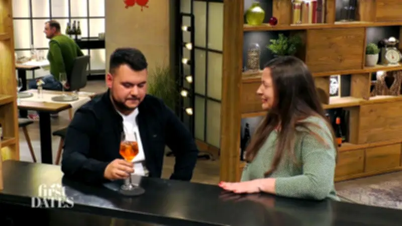 First Dates: Vanessa als Nervenbündel trifft auf ruhigen Denis als 'Guten Fang'
