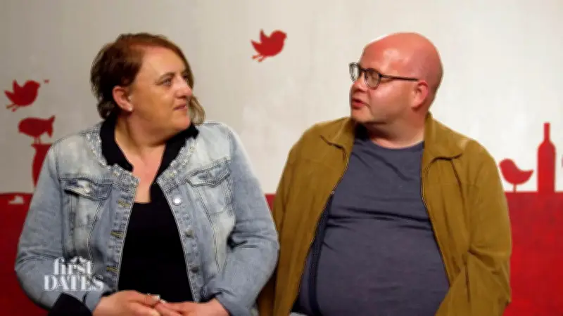 First Dates: Wird es ein zweites Treffen für Henne und Marina trotz stockendem Gespräch?