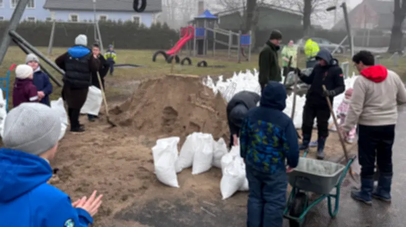 Fluthelfer in Vorpommern: Zwischen Dankbarkeit und Unverständnis im Einsatz