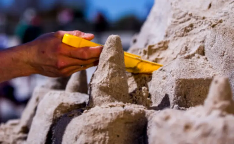 Fünf Behörden für Sandburg-Wettbewerb: Tourismusorte fordern Bürokratieabbau