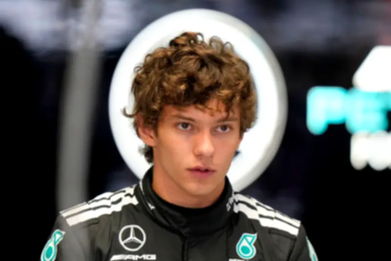 Formel-1-Pilot Kimi Antonelli erlebt Autounfall vor Testfahrten in Bahrain