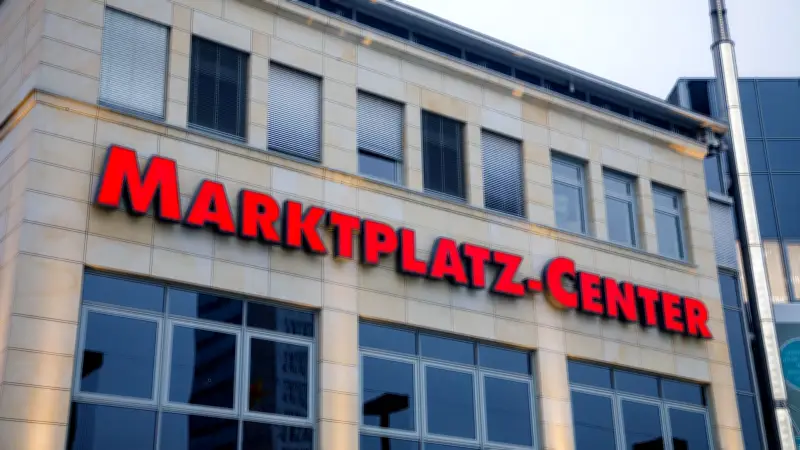 Frauentags-Lesung mit Elke Becker in Neubrandenburg: Eine Hommage an starke Frauen