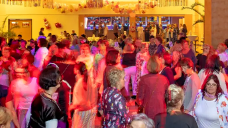 Frauentagsparty in Prettin: Frühschoppen in Blau-Weiß mit dem DAS-Team