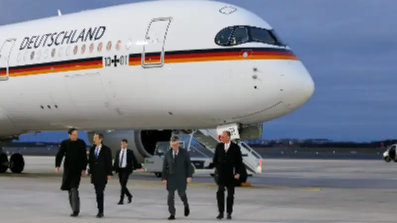 Friedrich Merz fliegt mit 30 Wirtschaftsbossen nach China: Was die Konzernchefs erreichen wollen