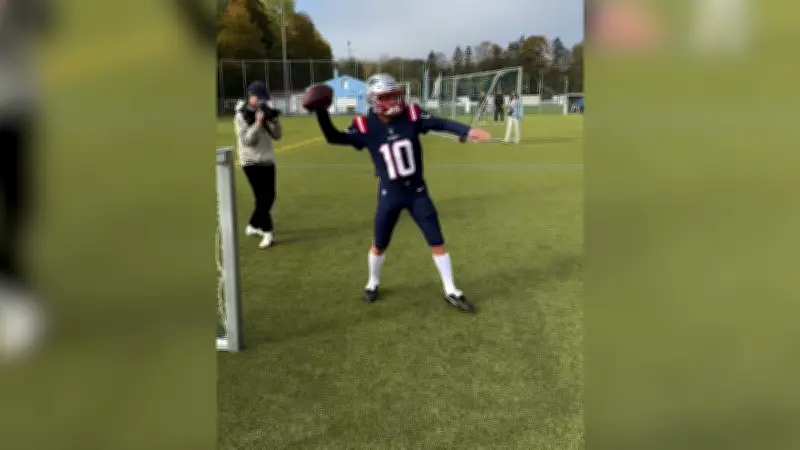 Fußball-Weltmeister im Football-Look: Erkennen Sie diese deutsche Legende?