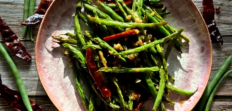 Gan Bian Si Ji Dou: Infernalisch scharfe Bohnen aus dem Wok für kleines Geld