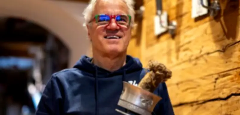 Gastronom Giorgio Ghedina: Seine Leidenschaft für olympische Fackeln in Cortina d'Ampezzo