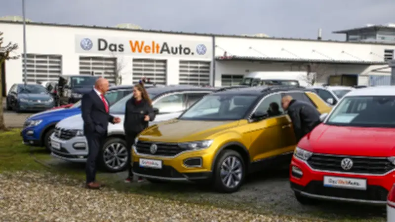 Gebrauchtwagenpreise 2025: Leichte Entspannung, besonders bei E-Autos