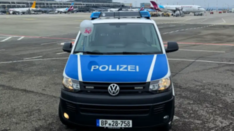 Geburtstags-Ballon löst Alarm am Stuttgarter Flughafen aus: „Sandra wird 50“