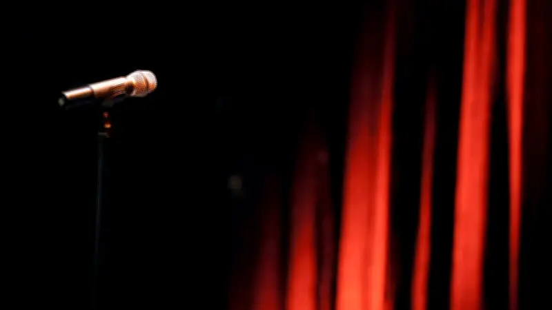 Gedankenfreiheit am Esstisch: Warum Schweigen die Demokratie gefährdet