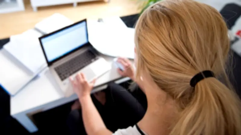 Gender Pay Gap stagniert: Frauen verdienen weiterhin 16 Prozent weniger als Männer