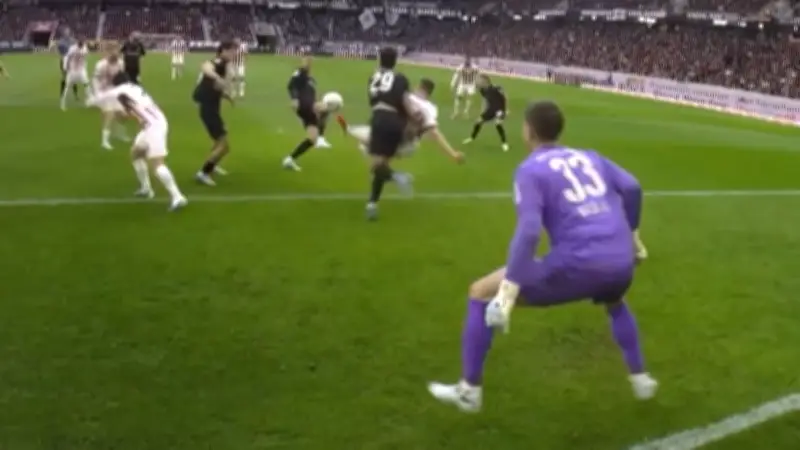 Genialer Ginter: Seitfallzieher-Tor entscheidet Bundesliga-Duell Freiburg gegen Gladbach