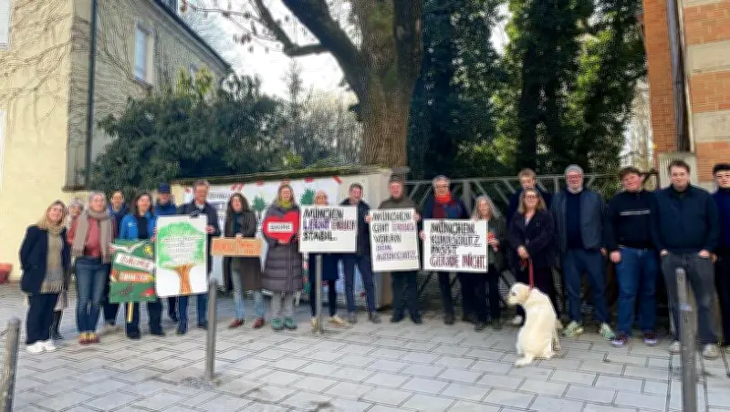 Gericht stoppt Fällung von 100 Jahre alten Eschen in Münchner Innenstadt