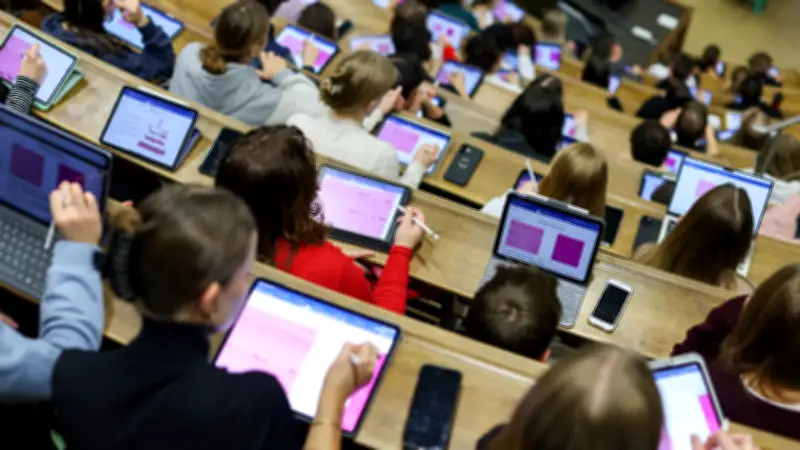 Gerichtsurteil: Bürgergeld-Anspruch erlischt bereits bei Immatrikulation