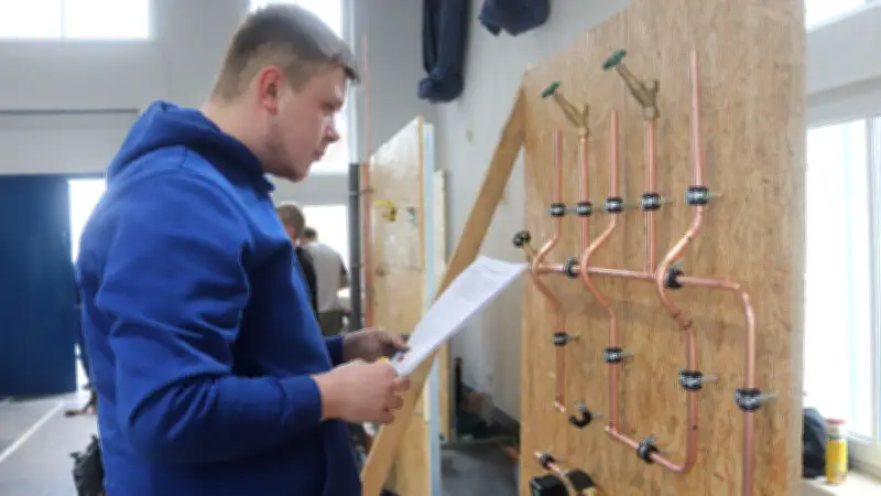 Gesellenprüfung in Pasewalk: Neun Stunden Präzisionsarbeit für die Zukunft im Handwerk