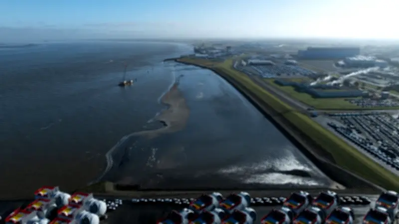 Gestrandetes Traditionssegler bei Cuxhaven zerbrach bei Bergung in zwei Teile