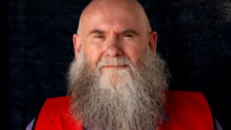 GEW Brandenburg kündigt Klagen gegen zusätzliche Lehrerstunde an – Proteste halten an