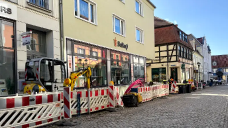 Glasfaserausbau in Waren: Tiefbauarbeiten in der Altstadt haben begonnen