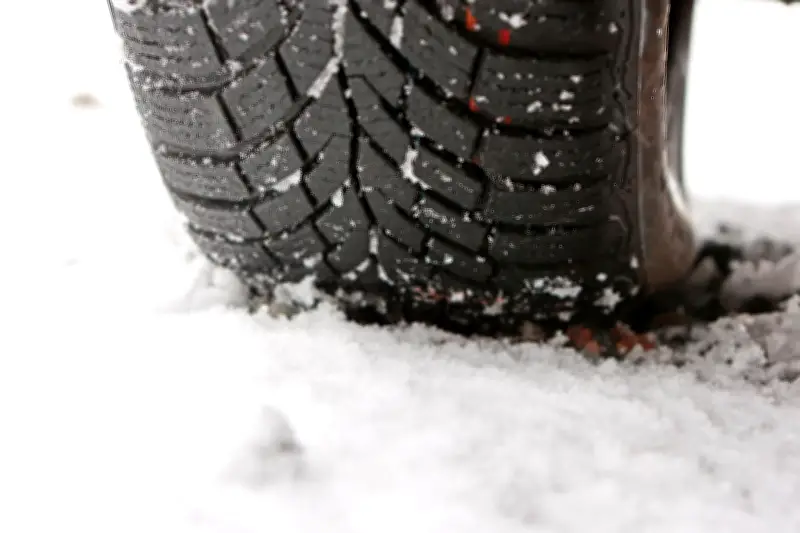 Glatteis-Alarm in Niedersachsen und Bremen: DWD warnt vor gefährlichen Straßen