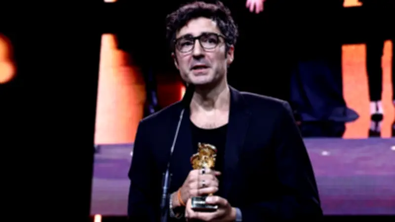 Goldener Bär für deutschen Film: İlker Çatak gewinnt Berlinale mit „Gelbe Briefe“