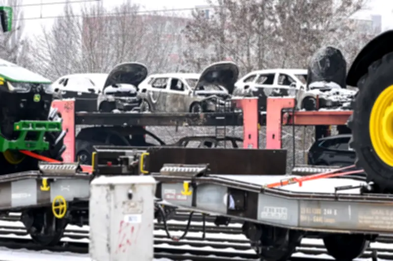 Großbrand auf Autozug in Magdeburg: Millionenschaden und Zugausfälle