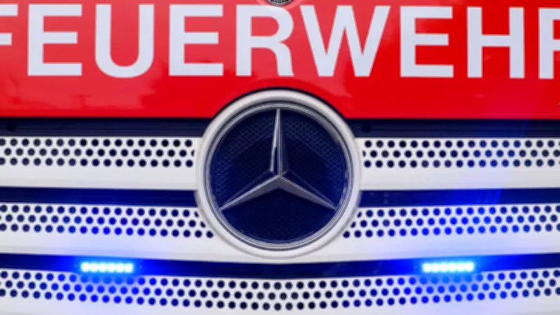 Großbrand in Fabrikhalle in Schirgiswalde-Kirschau: Behörde warnt vor starkem Rauch