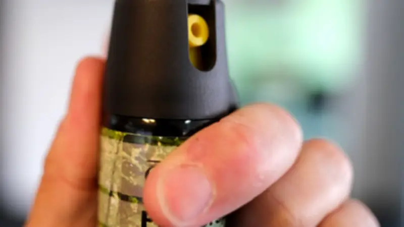 Großeinsatz an Ulmer Schule: Teenager versprüht Reizgas – 14 Leichtverletzte