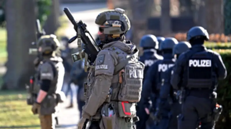 Großeinsatz in Aschersleben: SEK durchsucht Stadtpark nach Polizeianruf