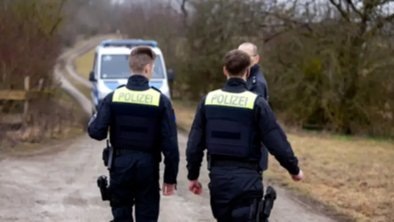 Großeinsatz in Thüringen: Rentner hortete Waffen, Chemikalien und 40 Katzen