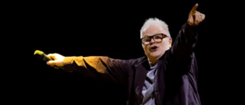 Gronemeyer begeistert Berlin: Wann ist ein Mann ein Mann? Wenn er Ukulele spielen kann