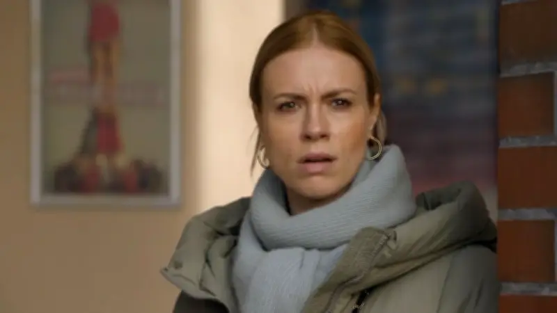 GZSZ-Wochenvorschau Teil 3: Zoe durchschaut Johns und Lauras geheime Blicke