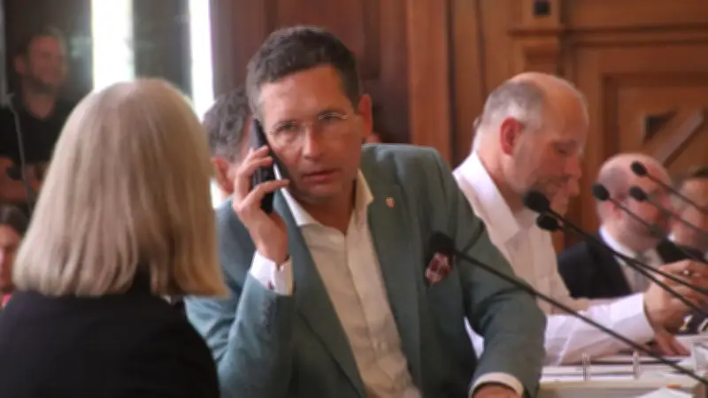 Halle (Saale) vor großer Finanzprobe: Stadtrat entscheidet über schwierige Haushaltslage