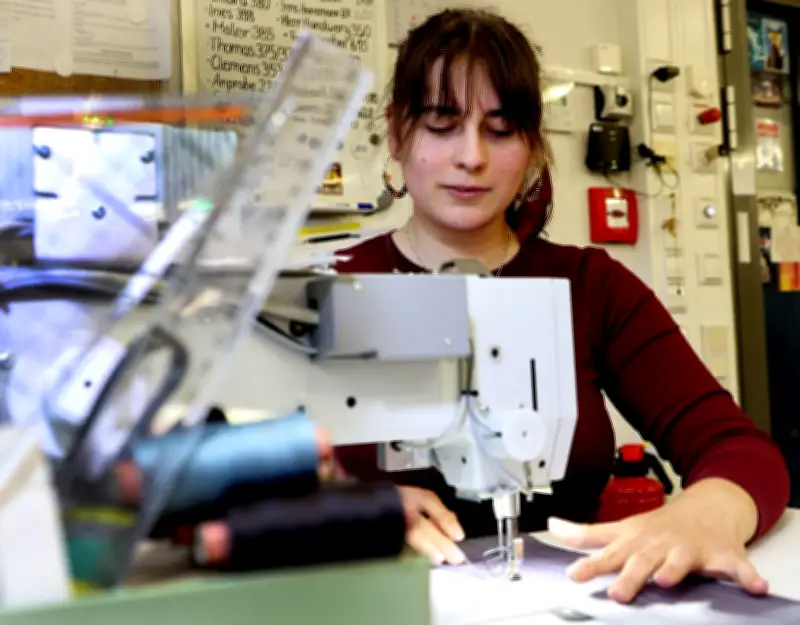 Halles Schneiderin Marlene Schramm als beste Nachwuchshandwerkerin in Sachsen-Anhalt ausgezeichnet