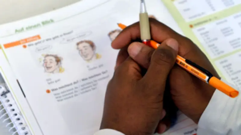 Hamburgs Senat kritisiert Bundes-Kürzungen bei Sprachkursen für Geflüchtete scharf