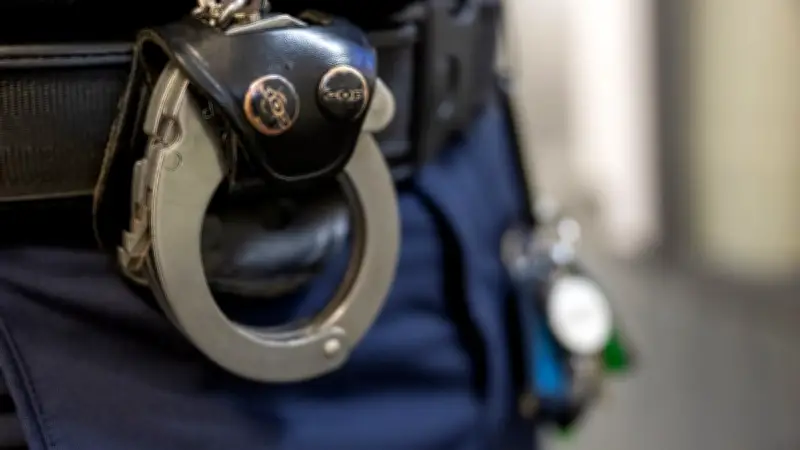 Handschellen-Schlüssel im Netz: Bayern und NRW prüfen Konsequenzen nach Fluchtvorfall