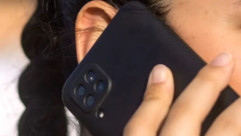 Handy-Käufer in Angermünde zahlt mit Falschgeld - Polizei ermittelt wegen Betrugs