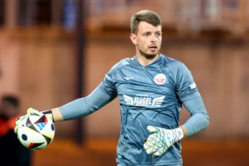 Hansa Rostock siegt gegen Essen: Aufstiegshoffnung bleibt dank spätem Elfmeter