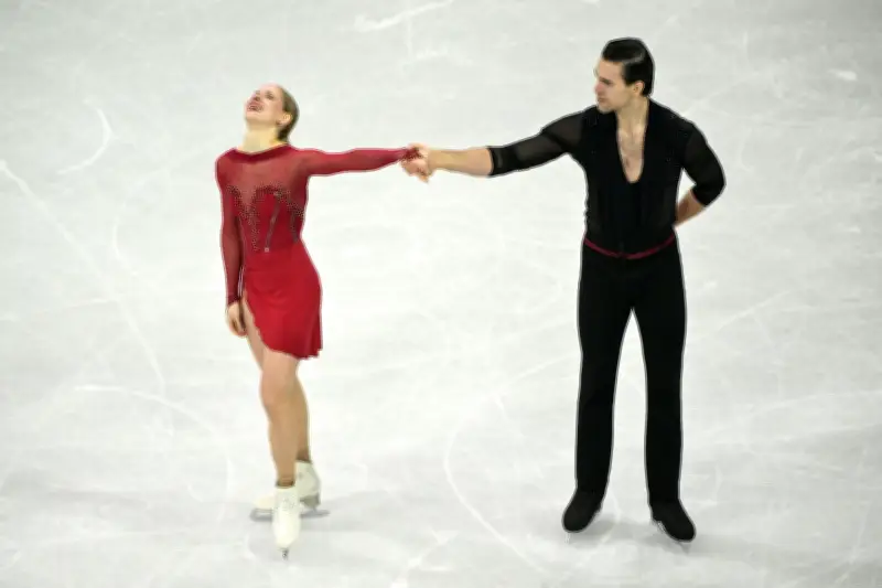 Hase/Volodin nach Kurzprogramm bei Olympia auf Goldkurs - Deutsche Paarlauf-Hoffnung